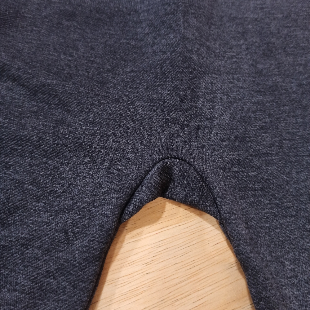 Spanx Women's Leggings gray color Size XS - Picture 3 of 14